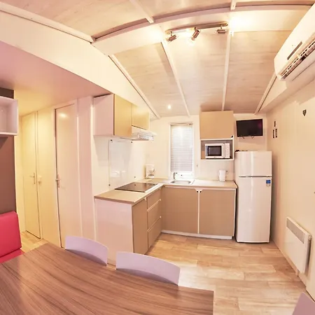 Spacious Mobile With Garden Holiday home Malgrat de Mar