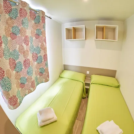Spacious Mobile With Garden Malgrat de Mar
